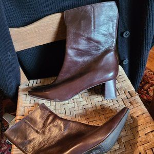 Etienne Aigner Maroon Leather Boots